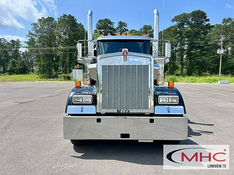 2027 Kenworth W900L