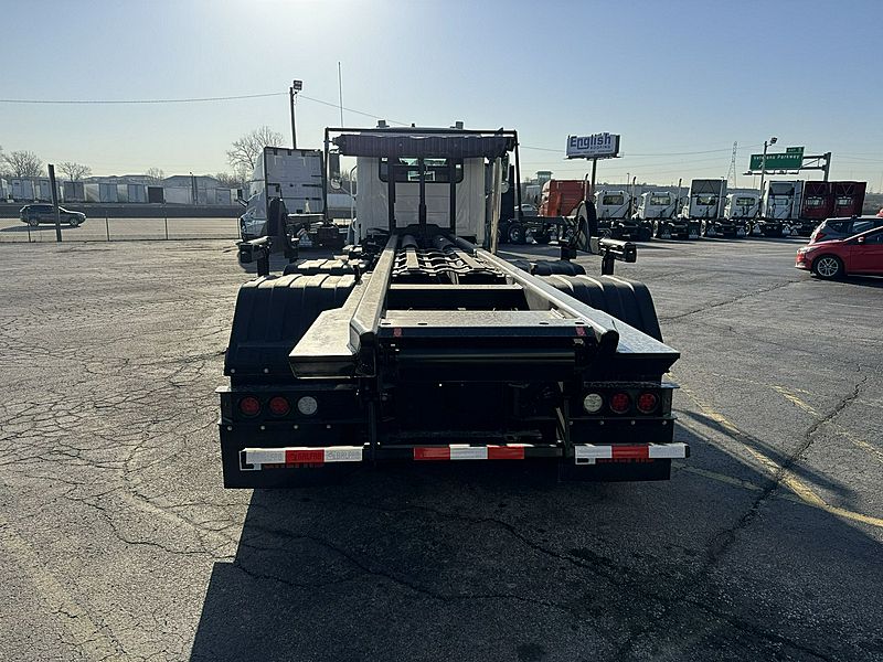 2027 Mack GR64F