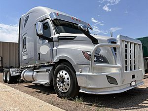 2018 Freightliner CASCADIA 126 - Sleeper Truck 2018 Freightliner CASCADIA 126 - Sleeper Truck