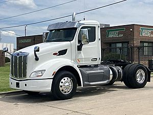 2015 Peterbilt 579 - Daycab