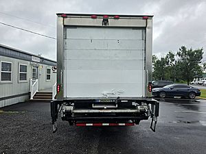 2017 Freightliner M2 106