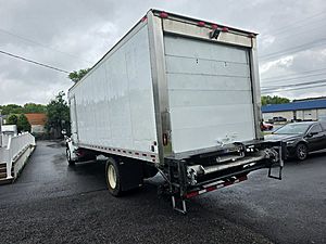 2017 Freightliner M2 106