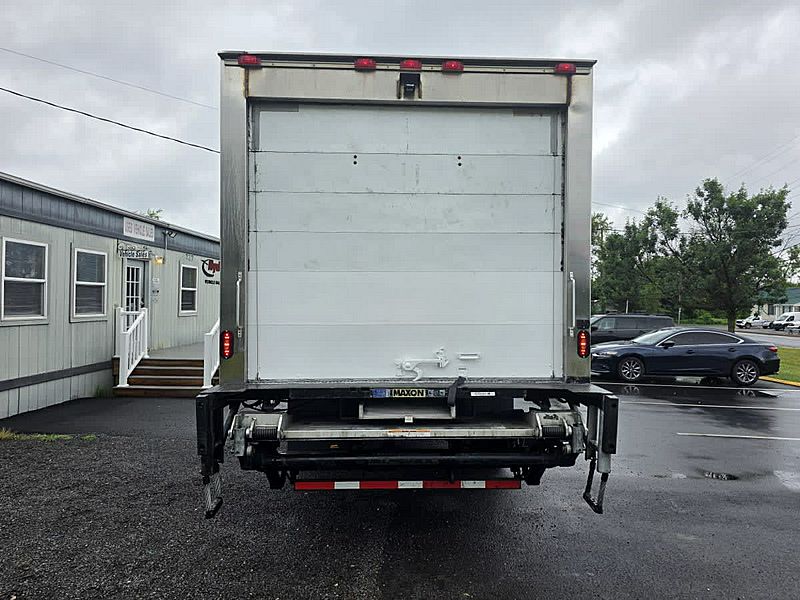 2017 Freightliner M2 106