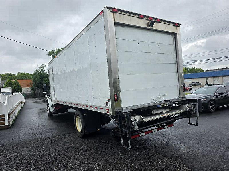 2017 Freightliner M2 106