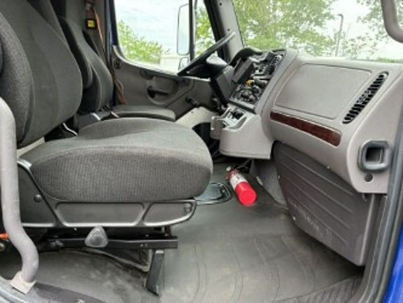 2020 Freightliner M2 106