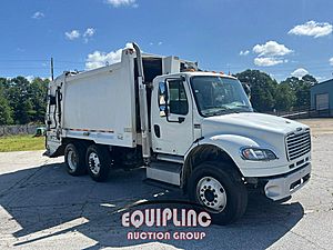 2012 Freightliner M2 106 - Refuse Truck