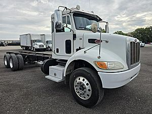 2016 Peterbilt 348 - Cab & Chassis