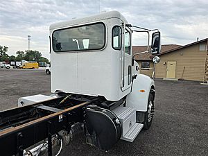 2016 Peterbilt 348 - Cab & Chassis