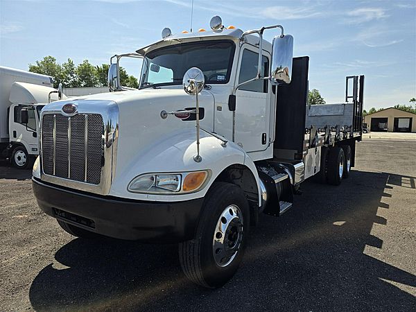 2016 Peterbilt 348 - Flatbed