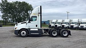 2020 Freightliner Cascadia 126