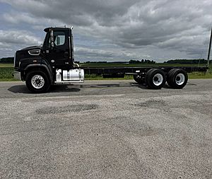 2017 Freightliner 114SD - Cab & Chassis