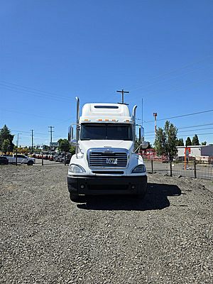 2010 Freightliner - Sleeper Truck
