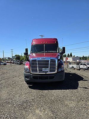 2017 Freightliner Cascadia - Sleeper Truck