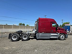 2017 Freightliner Cascadia - Sleeper Truck