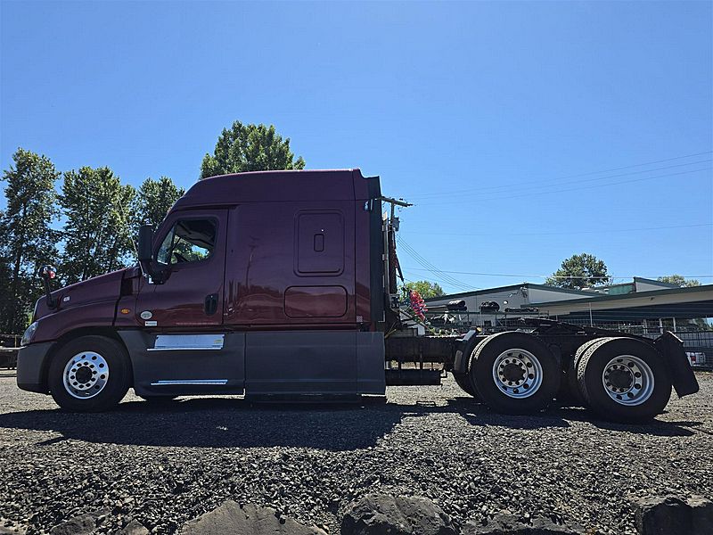 2017 Freightliner CASCADIA