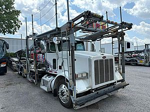 2013 Peterbilt 365 - Car Carrier