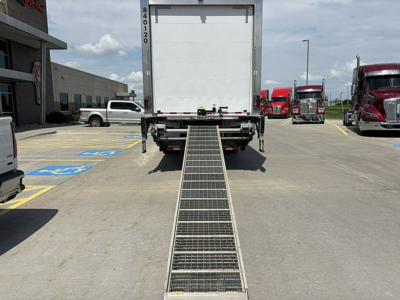 2024 Kenworth T380