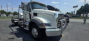 2025 Mack Granite GR64B - Roll-Off