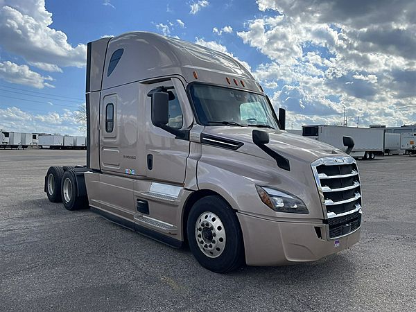 2022 Freightliner PT126SLP - Sleeper Truck