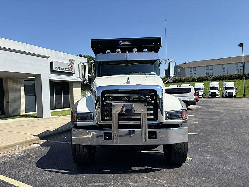 2027 Mack GR64F