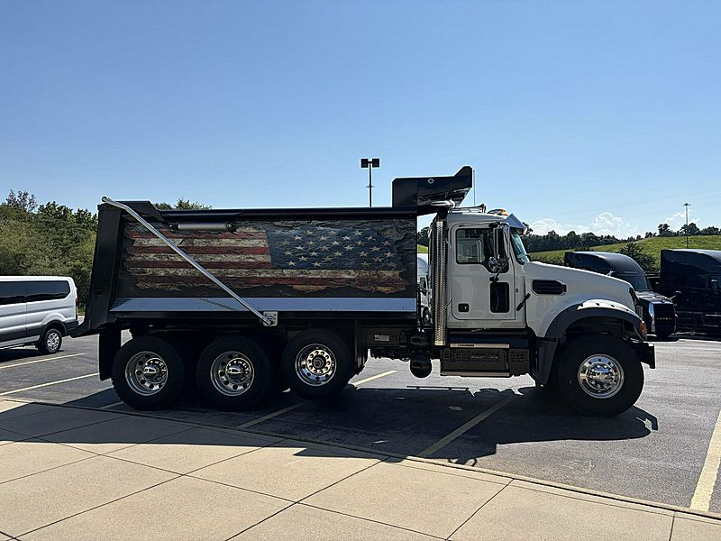 2027 Mack GR64F
