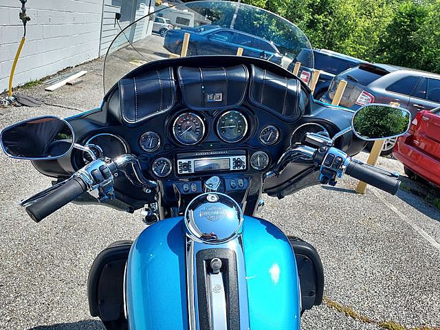 2011 HARLEY DAVIDSON ELECTRA