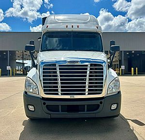 2020 Freightliner Cascadia 125 - Box Truck
