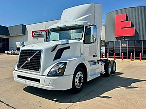 2018 Volvo VNL - Box Truck