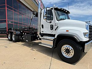 2027 Freightliner 114SD - Box Truck