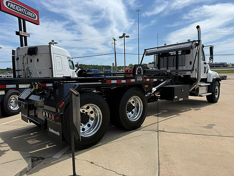 2027 Freightliner 114SD