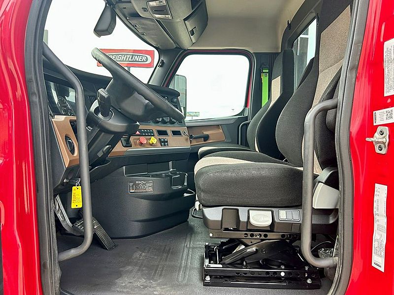 2020 Freightliner PT116DC