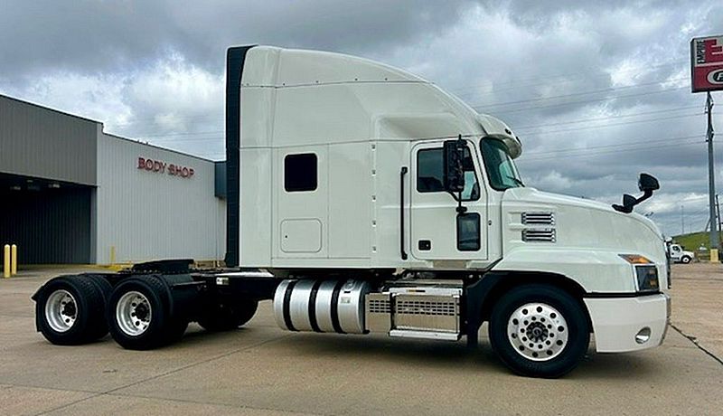 2020 Mack AN64T