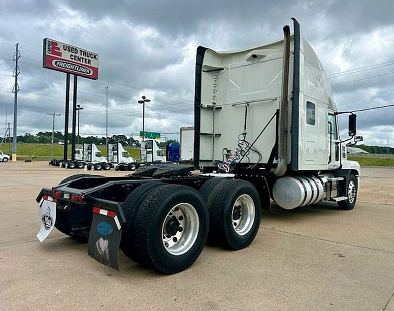 2020 Mack AN64T