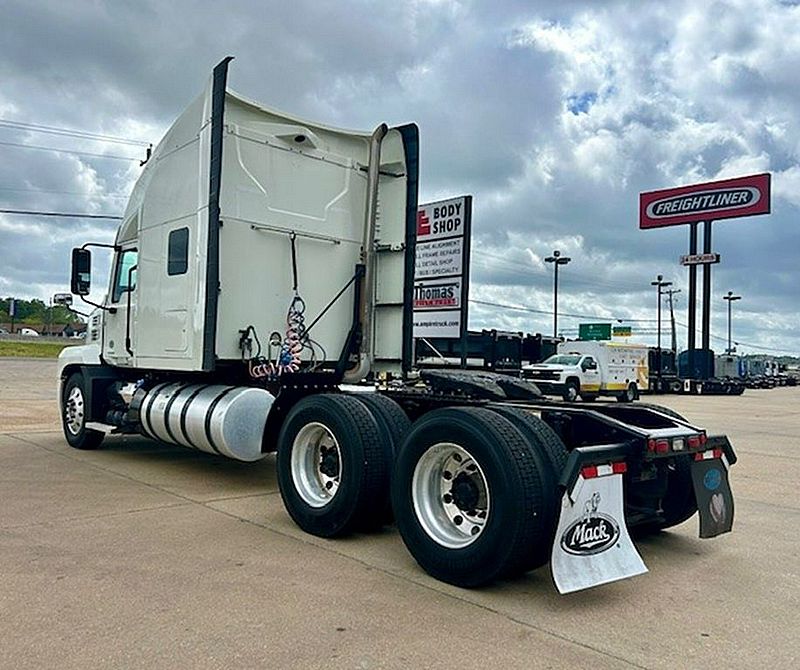 2020 Mack AN64T