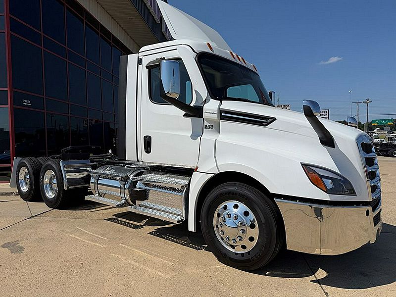 2027 Freightliner PT126DC
