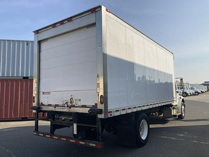 2021 Freightliner M2 106