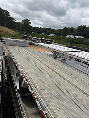 2014 Reitnouer Dropmiser - Drop Deck Trailer