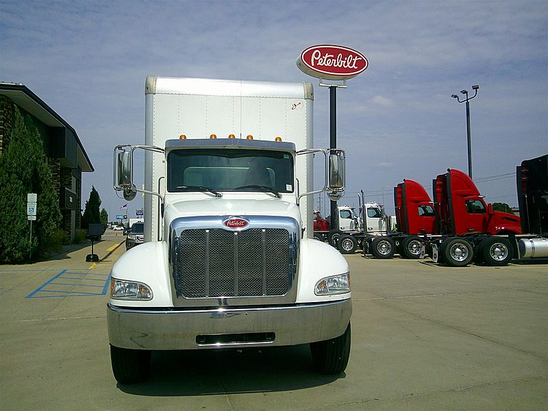 2019 Peterbilt 337