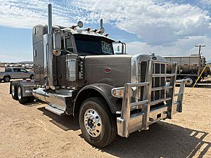 2012 Peterbilt 388 - Sleeper Truck
