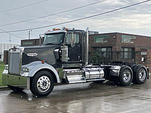 2014 Kenworth W900L - Daycab