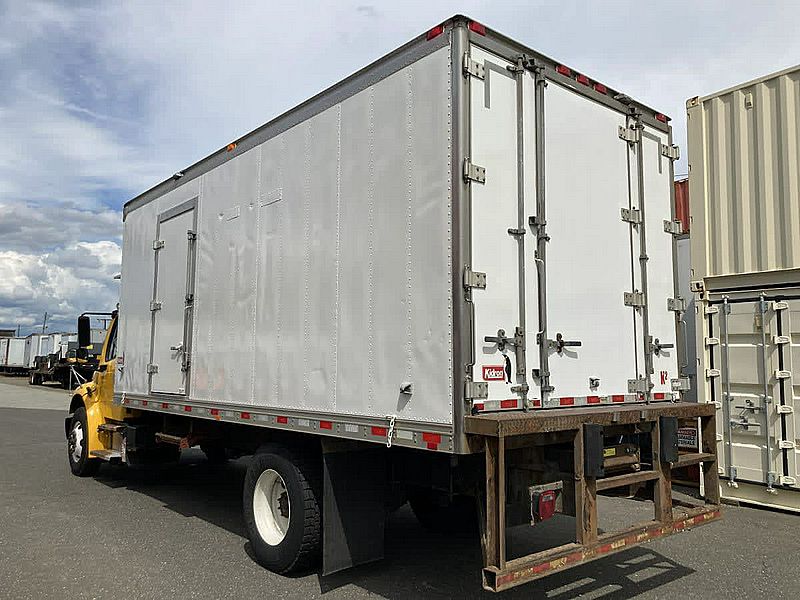 2021 Freightliner M2 106