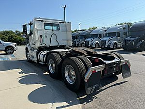 2022 Volvo VNL