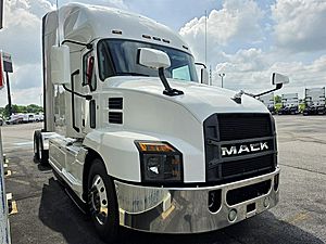 2022 Mack Anthem - Sleeper Truck