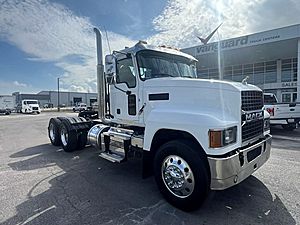 2022 Mack Pinnacle - Day Cab