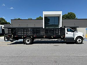 2017 Ford F750 - Stake Bed
