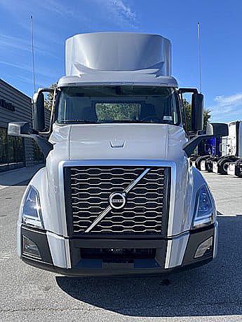 2025 Volvo VNL