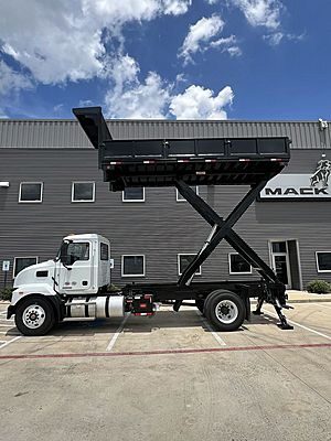 2025 Mack MD642 - Dump Truck