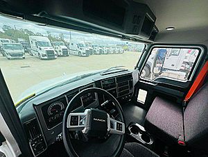 2026 Mack MD642 - Refrigerated Van