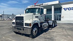 2026 Mack Pinnacle - Day Cab