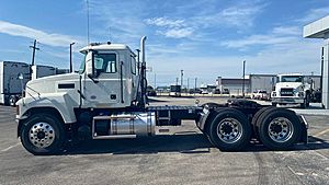 2026 Mack Pinnacle - Day Cab